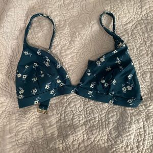 Hollister womens bikini top